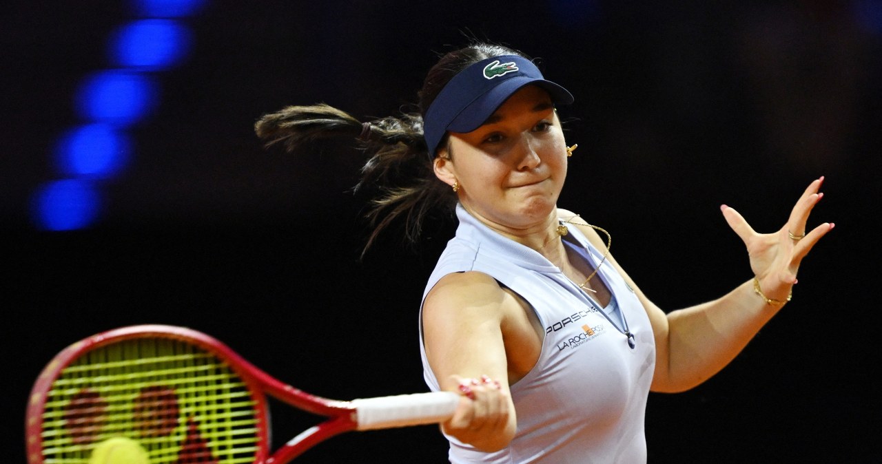 Urwała seta Świątek. Teraz zszokowała cały Stuttgart. Było już 2:6, 1:4