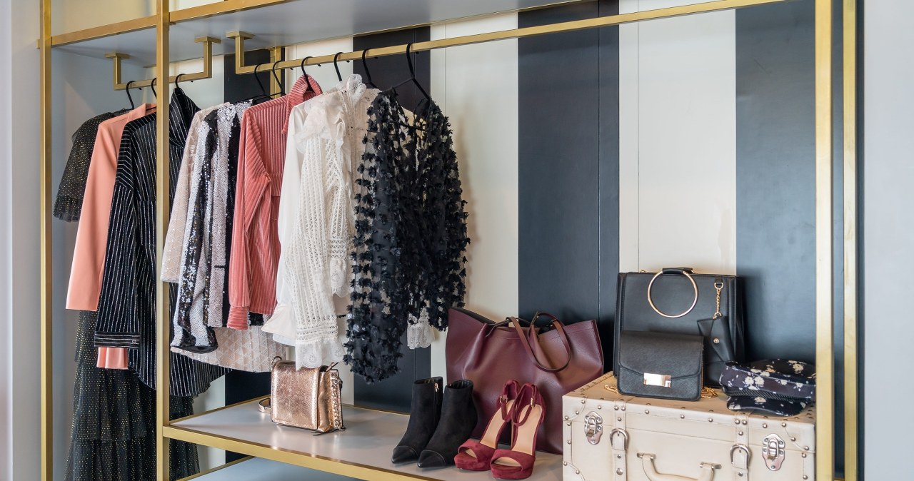 Już nie szafy. Tak się teraz przechowuje ubrania