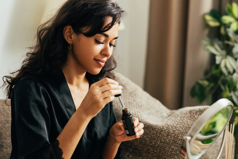 Nazywany "botoksem w butelce". Ten olejek to sekret kobiet z południa