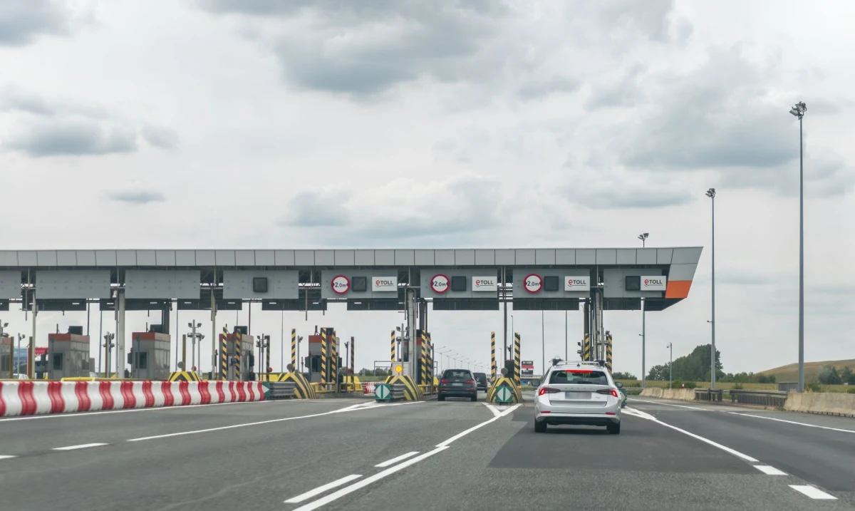Zmiany na autostradzie A4 nabierają tempa. Ogłoszono przetarg na likwidację bramek na śląskim fragmencie trasy, gdzie kierowcy m.in. osobówek nie muszą płacić od niemal trzech lat. Zbliżają się też kolejne zmiany, które przyniosą zniesienie opłat na odcinku Katowice - Kraków.