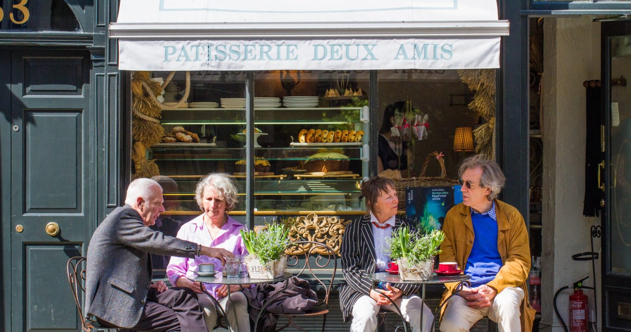 Świat bierze przykład z Francuzów. Co tydzień wykonują jeden rytuał