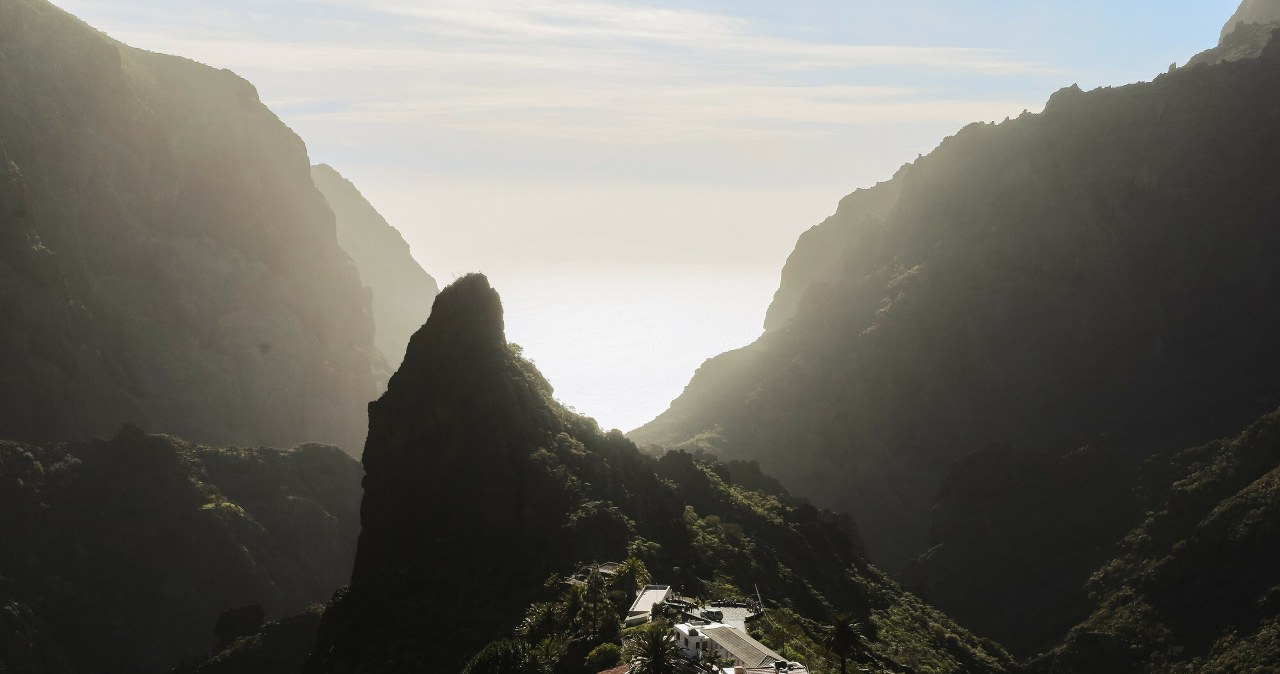 Europejskie Machu Picchu zachwyca widokami. Leży na popularnej wyspie