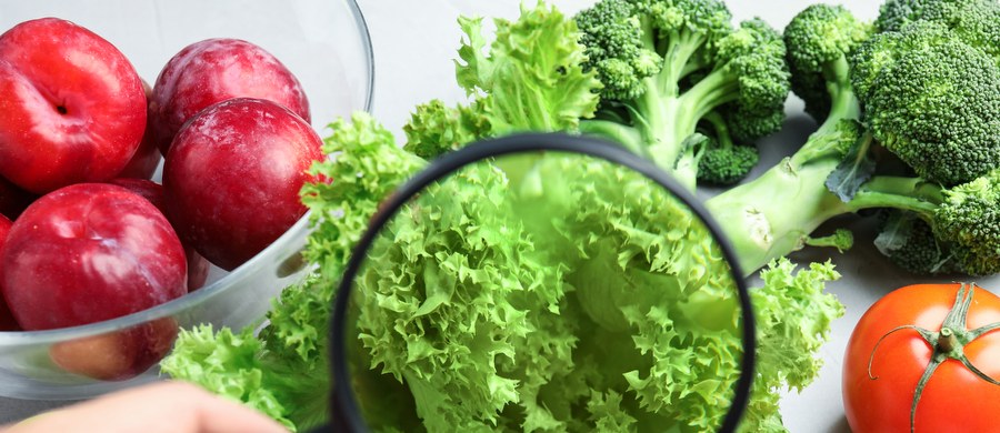 Czarna lista - dotycząca tego, co na naszych talerzach – powstaje co roku. Raport Environmental Working Group – to analiza tysięcy próbek owoców i warzyw, pod kątem pozostałości pestycydów. Co jest na szczycie listy w 2026 roku?