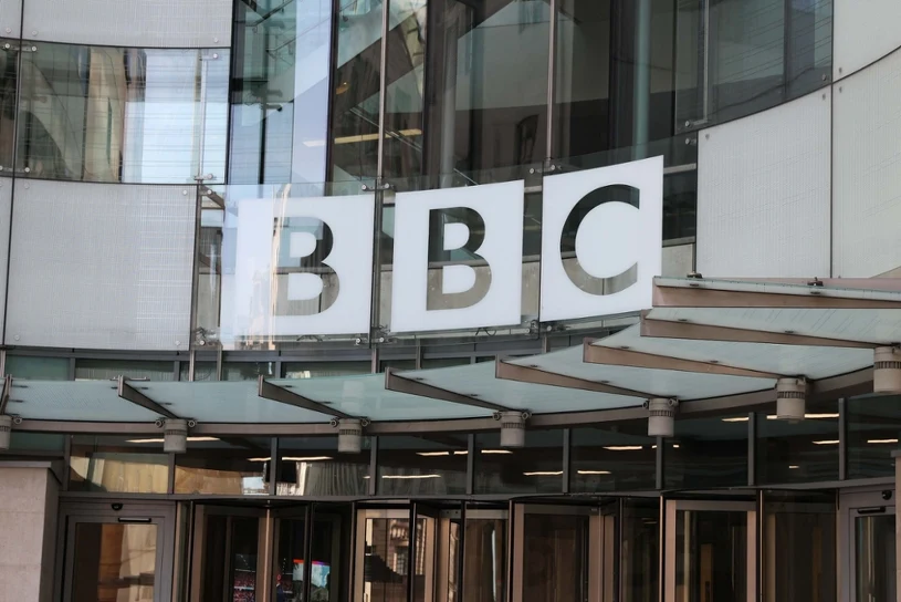 Tysiące osób straci pracę . Medialny gigant w obliczu kryzysu