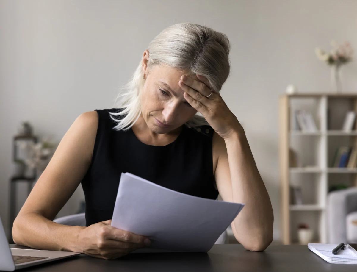 Ponad 300 osób z łódzkiej firmy Aquinos Bedding Poland przejętej przez Portugalczyków od miesięcy żyje w zawieszeniu. Jak donosi "Gazeta Wyborcza", nie otrzymują wynagrodzenia, nie zostali tez zwolnieni, a kontakt z portugalskim właścicielem się urwał. Senator Krzysztof Kwiatkowski, który zajmuje się sprawą, określa ją jako "niewyobrażalny skandal i barbarzyństwo".