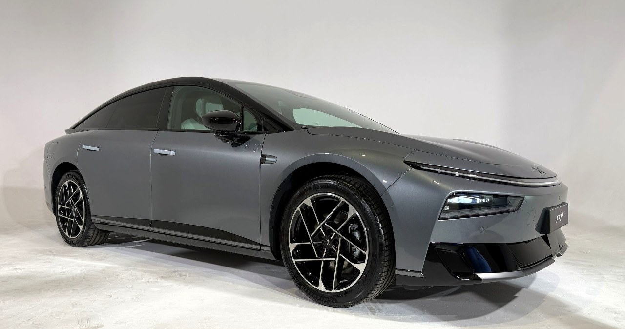 XPeng P7+ zastąpi Teslę Model S. Przejedzie 530 km, ładuje się w 12 minut.