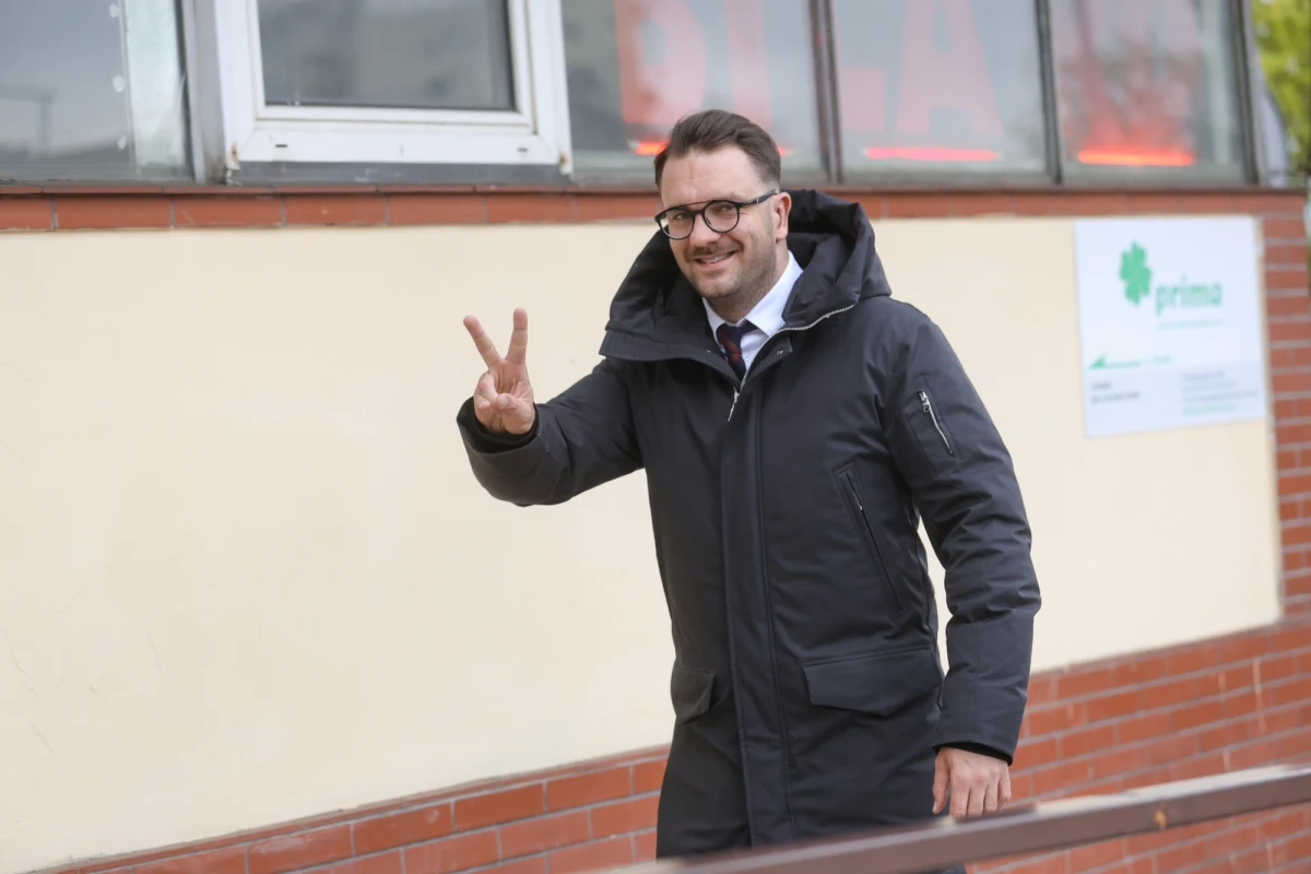 Mimo zrzeczenia się immunitetu poseł PiS Łukasz Mejza nie przestaje utrudniać Generalnej Inspekcji Transportu Drogowego procesu ukarania go mandatami za 9 wykroczeń zarejestrowanych przez fotoradary. Jak dowiedział się reporter RMF FM, polityk nie odbiera korespondencji z instytucji, co uniemożliwia skierowanie do sądu wniosków o orzeczenie kar.