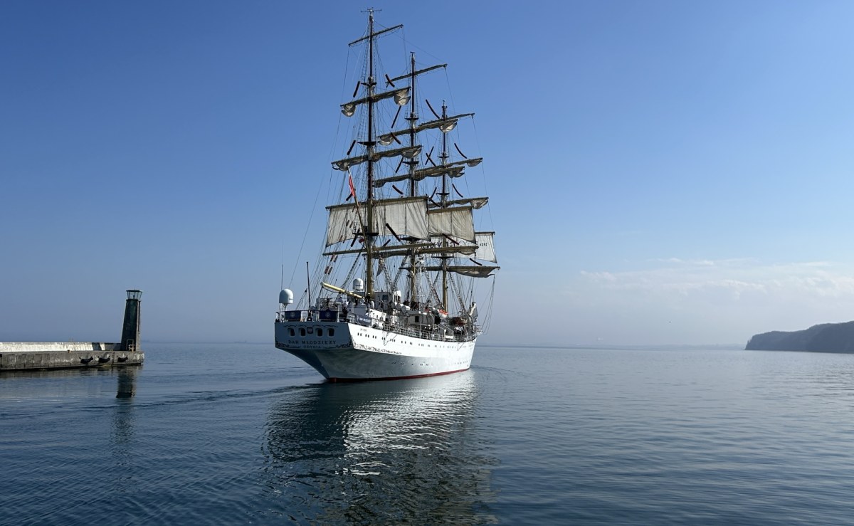Historyczny rejs "Daru Młodzieży". Polska fregata na jubileusz 250-lecia niepodległości USA