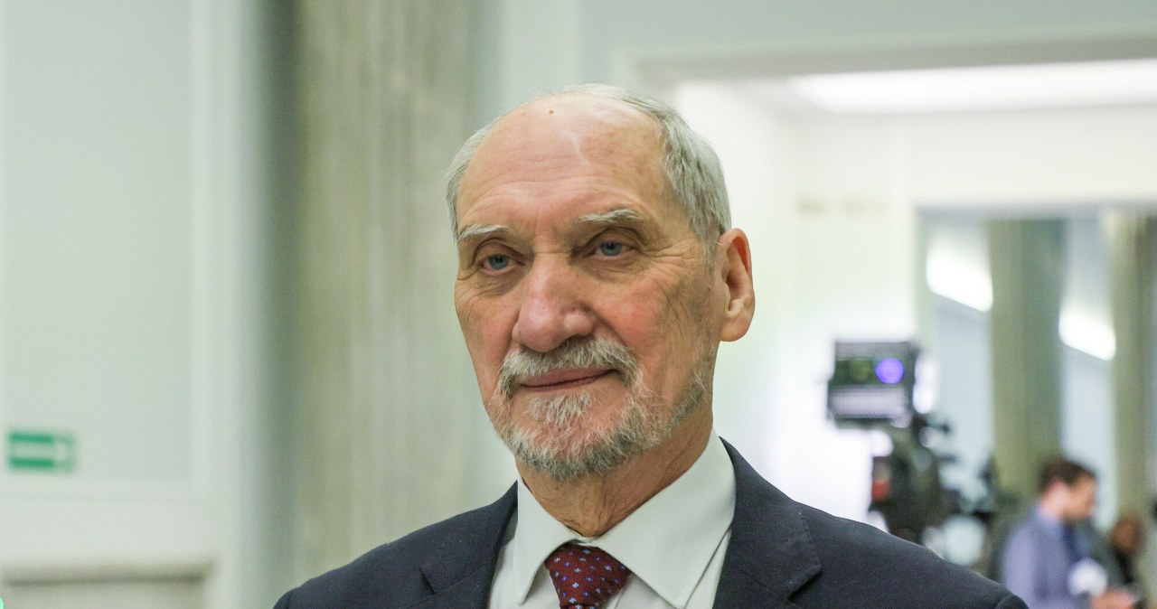 Czarne chmury nad Macierewiczem. Komisja zdecydowała ws. immunitetu