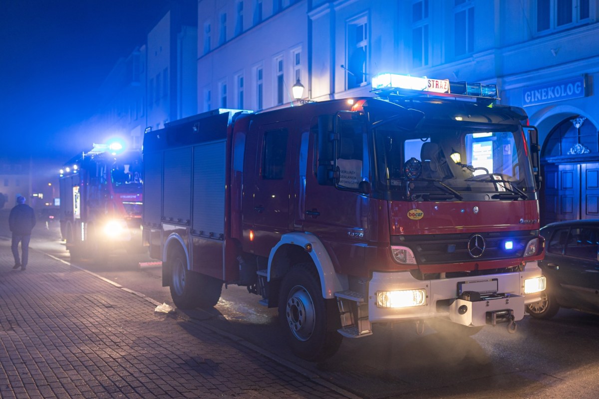 Nocna ewakuacja w Mysłowicach. Pijany lokator odkręcił kurek z gazem