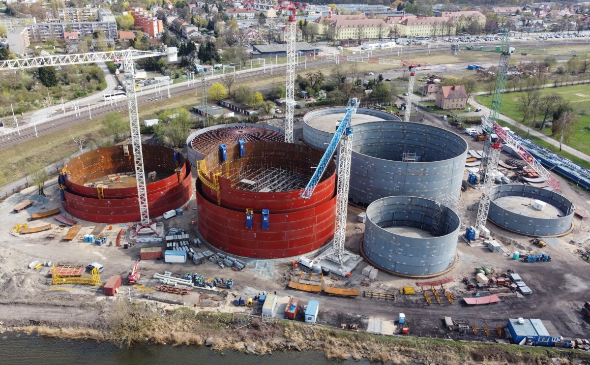 Gigantyczna samowola budowlana nad Odrą. Wielka afera w Szczecinie