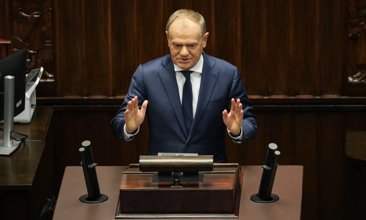 Premier Donald Tusk w ostrych słowach skomentował działalność giełdy kryptowalut Zondacrypto, wskazując na powiązania firmy z rosyjską mafią. Podczas sejmowej debaty nad prezydenckim wetem do ustawy o kryptoaktywach szef rządu powiedział, że Zondacrypto nie tylko budowała swoją pozycję dzięki podejrzanym środkom, ale także aktywnie wspiera wybrane środowiska polityczne w Polsce.