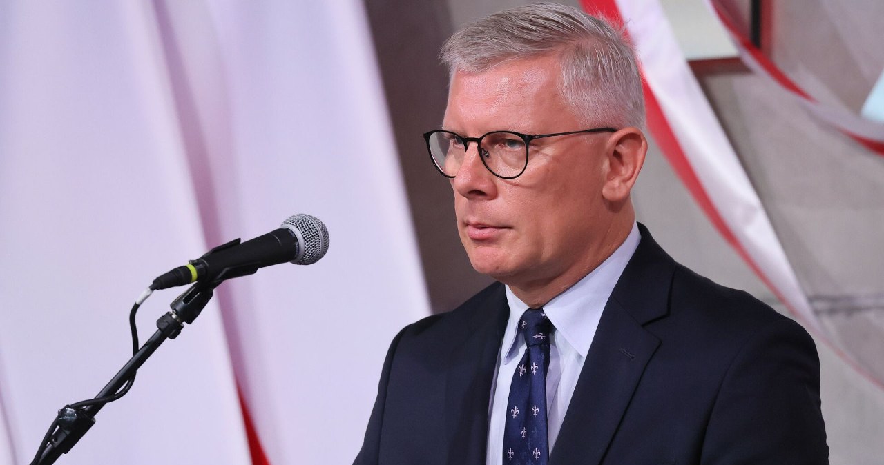 Cenckiewicz przypomina Tuskowi o zapłacie. Podaje konkretne kwoty