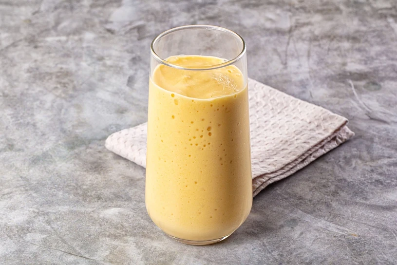 Pij na zdrowe jelita i szybszy metabolizm. Do kefiru dodaj 3 składniki