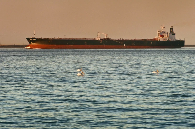 Przełom na Bliskim Wschodzie. Pierwszy tankowiec ominął cieśninę Ormuz