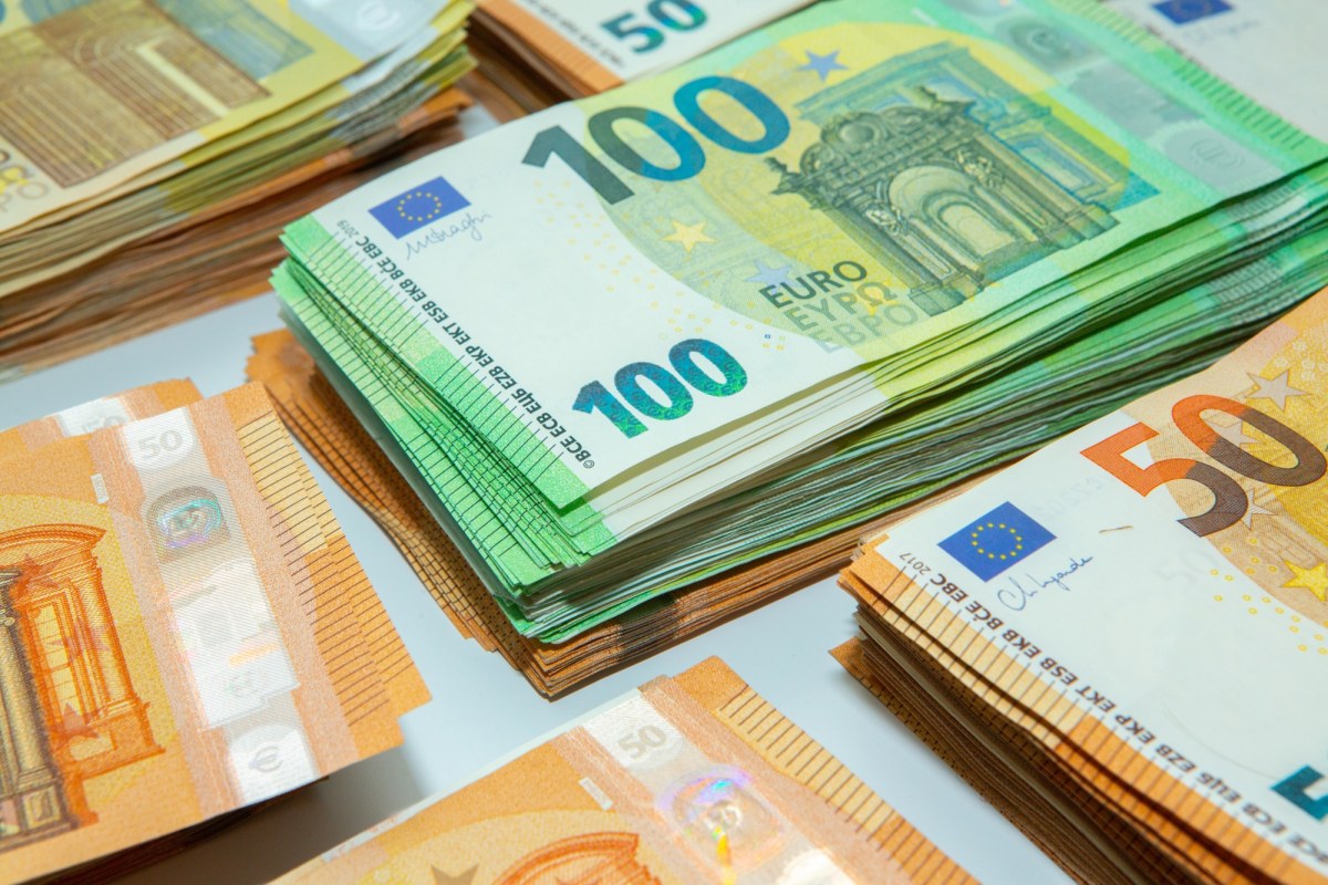 Węgry przyjmą euro? Doradca partii TISZA przedstawił ambitny plan