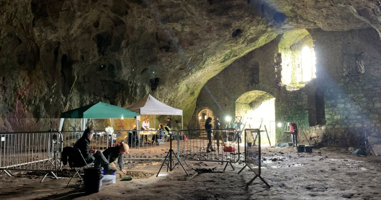 Archeolodzy badają jaskinię ukrytą pod zamkiem. "Nie ma drugiej takiej"