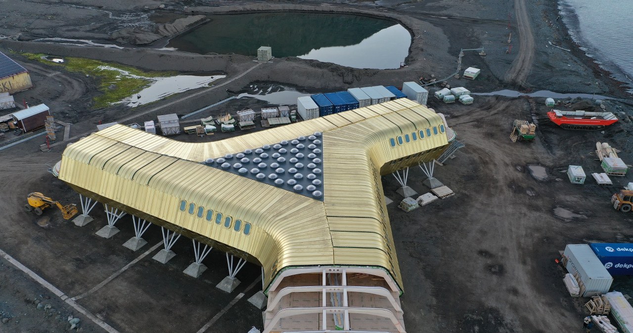 Polacy budują na końcu świata. Stacja w Antarktyce rośnie w oczach