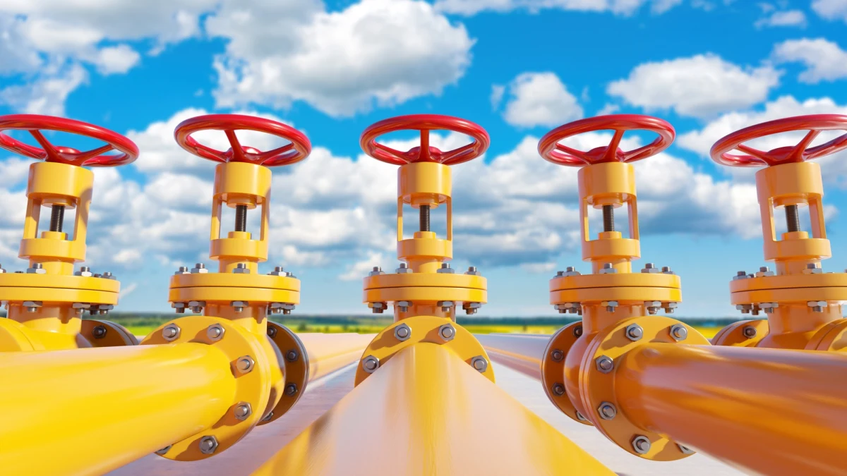 Gas Infrastructure Europe przedstawił wyliczenia, z których wynika, że zapasy gazu ziemnego w magazynach Unii Europejskiej wynoszą tylko 30 procent. Czy zaczynamy już odczuwać skutki wojny na Bliskim Wschodzie? "Mamy dywersyfikację, mamy gaz z Norwegii, mamy gaz ze Stanów Zjednoczonych, mamy gaz z Afryki, więc nie ma jakichś wielkich powodów do obaw" – uspokajał w Radiu RMF24 Michał Stajniak, analityk surowcowy i wicedyrektor działu analiz XTB.