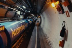 CERN. Podróż w głąb atomu