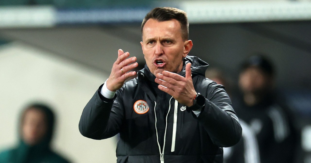 Gorąco po meczu Legii, trener przegranych ostro o sędziach. Proponuje Polaków