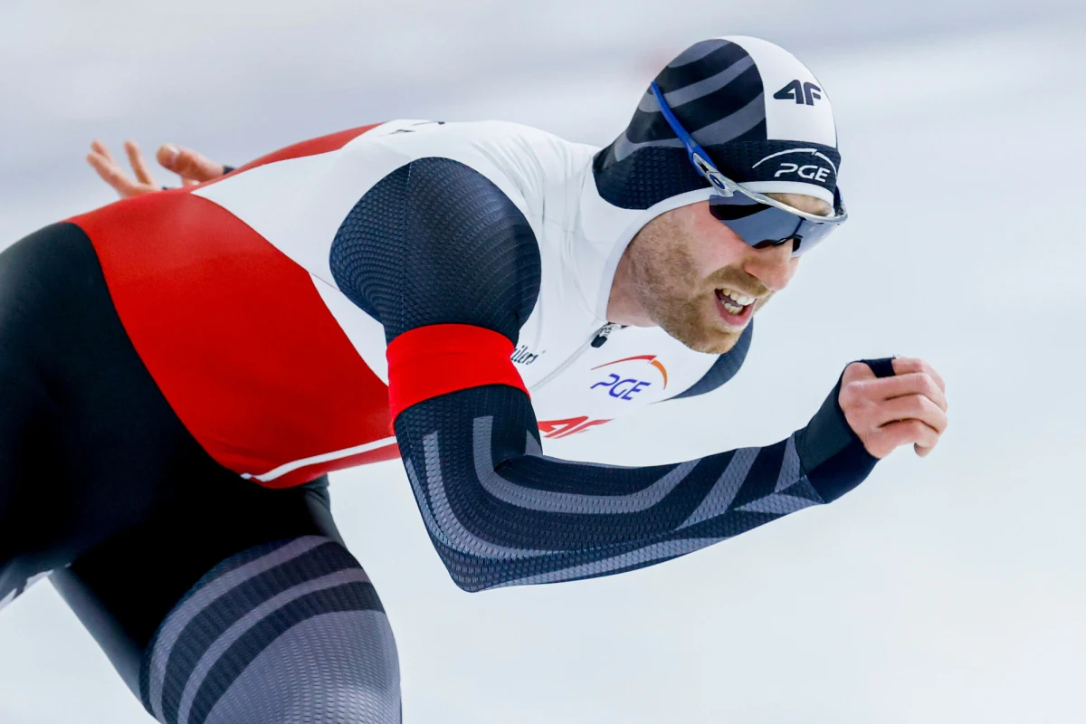 Olimpijczyk z Mediolanu-Cortiny Damian Żurek czeka na realizację nagrody od Zondacrypto – sponsora Polskiego Komitetu Olimpijskiego. Sportowiec zlecił wypłatę 100 tys. złotych i czeka aż środki znajdą się na jego koncie. „Staram się nie czytać informacji, nie słuchać plotek i być dobrej myśli. Wmawiam sobie, że wszystko będzie dobrze” – powiedział w rozmowie z WP Sportowymi Faktami.   