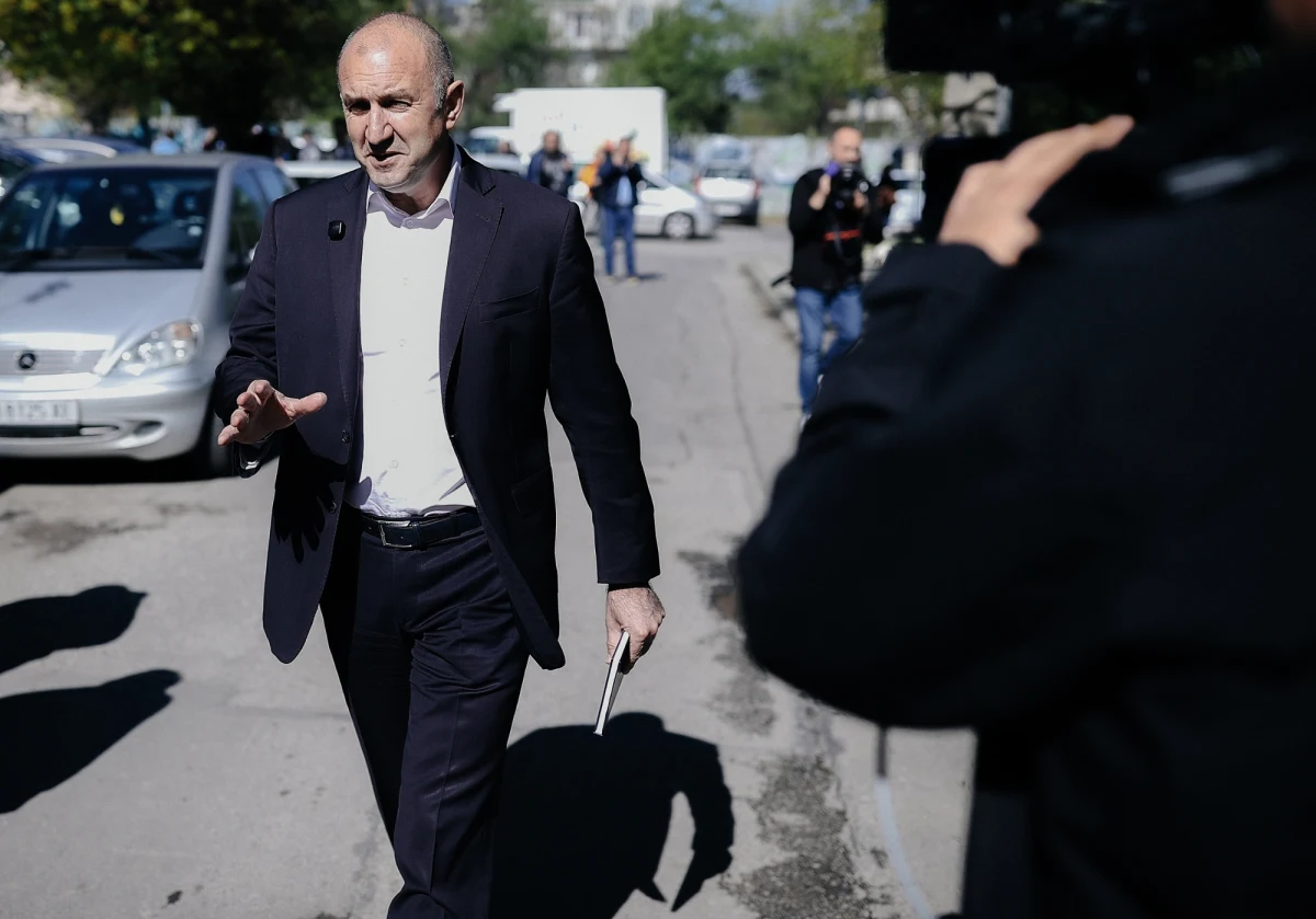 Bułgarzy wybierają dziś parlament. To ósme takie wybory w ciągu zaledwie pięciu lat. Przedwyborcze sondaże przewidywały zwycięstwo koalicji Postępowa Bułgaria pod przewodnictwem Rumena Radewa, dając mu od 32 do 34 proc. poparcia. Radew bywa nazywany bułgarskim Viktorem Orbanem - ze względu na swój eurosceptycyzm. 