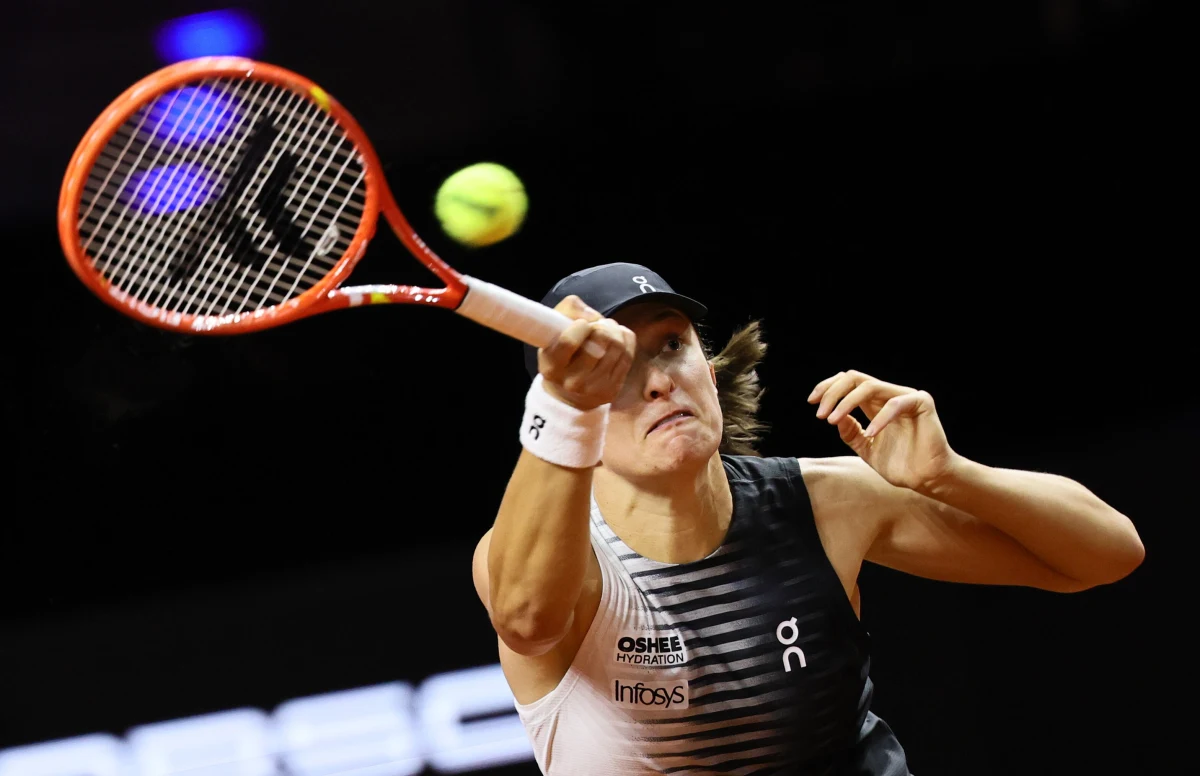 Iga Świątek rozpocznie rywalizację w prestiżowym turnieju WTA 1000 na kortach ziemnych w Madrycie od drugiej rundy. Polska tenisistka, rozstawiona z numerem czwartym, zmierzy się z Darią Kasatkiną lub jedną z kwalifikantek. Sprawdź, z kim mogą zmierzyć się Polki w kolejnych etapach turnieju. W stolicy Hiszpanii zobaczymy też Magdę Linette i Magdalenę Fręch. W kwalifikacjach wystąpi Katarzyna Kawa.