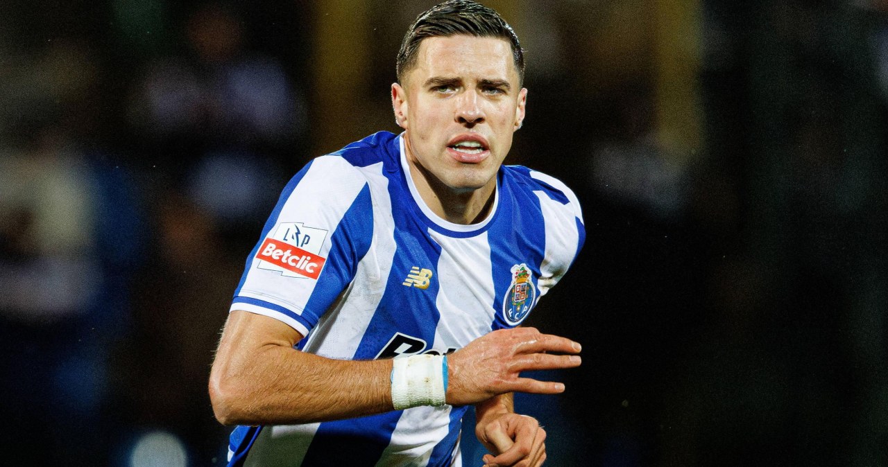 Bednarek znowu w akcji. Dwa rzuty karne: jeden "skasowany", drugi chybiony