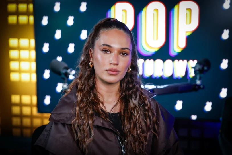 Zaprosiła uczestników do baru. Bukmacherzy od razu reagują na występ Polki