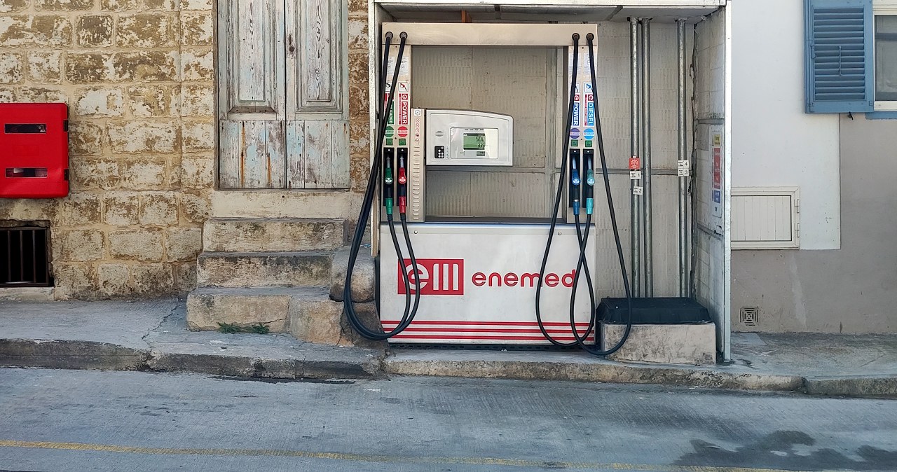 Czy to najmniejsza stacja benzynowa świata? Nie wykluczam