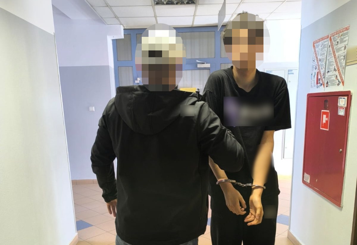 Grozili mu maczetą i kazali klęknąć. Brutalny napad w Warszawie