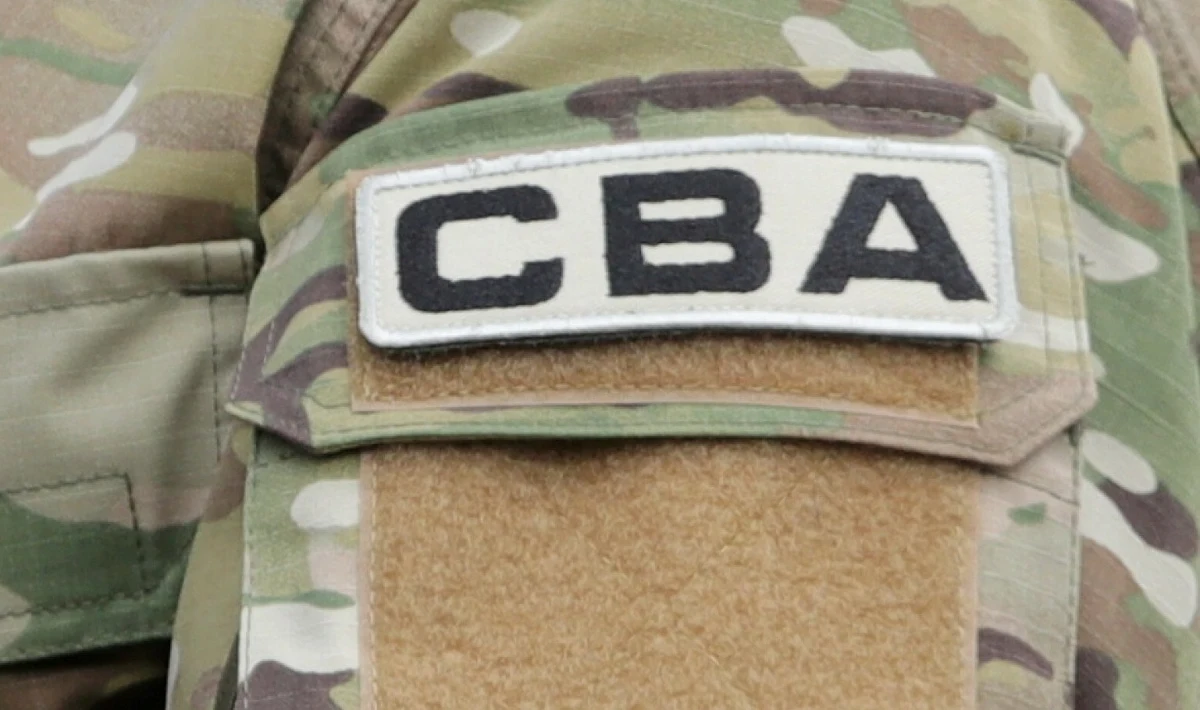 Jest akt oskarżenia przeciwko ośmiu osobom, którym zarzucono przyjmowanie i udzielanie łapówek, naruszenia reguł postępowania upadłościowego, likwidacyjnego i restrukturyzacyjnego, a także wystawianie fikcyjnych faktur na ponad 31 mln zł oraz pranie pieniędzy. CBA skierowało akt do sądu w Krakowie.