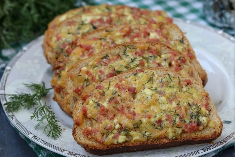Chrupiące zapiekanki to idealna propozycja na kolację. Są tanie i pyszne