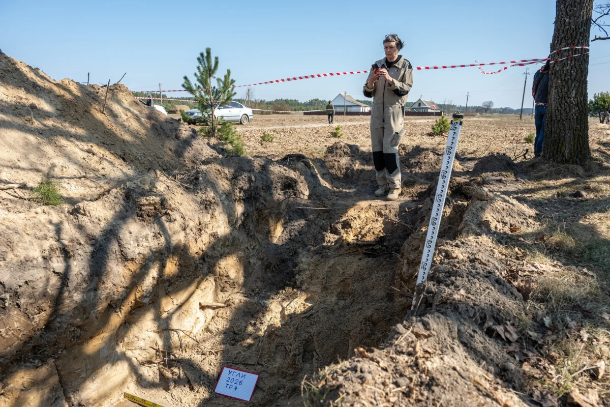 Rusza kolejny etap prac poszukiwawczych na terenie dawnych miejscowości Ostrówki oraz Wola Ostrowiecka w powiecie lubomelskim na Wołyniu w Ukrainie - poinformował w poniedziałek rzecznik IPN Rafał Kościański. Dodał, że chodzi o lokalizację miejsc pochówku szczątków ponad 350 Polaków.