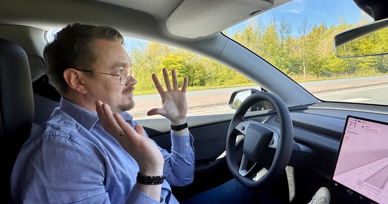 Spróbowałem Tesli, która jeździ sama. Nie chcę wracać do kierownicy