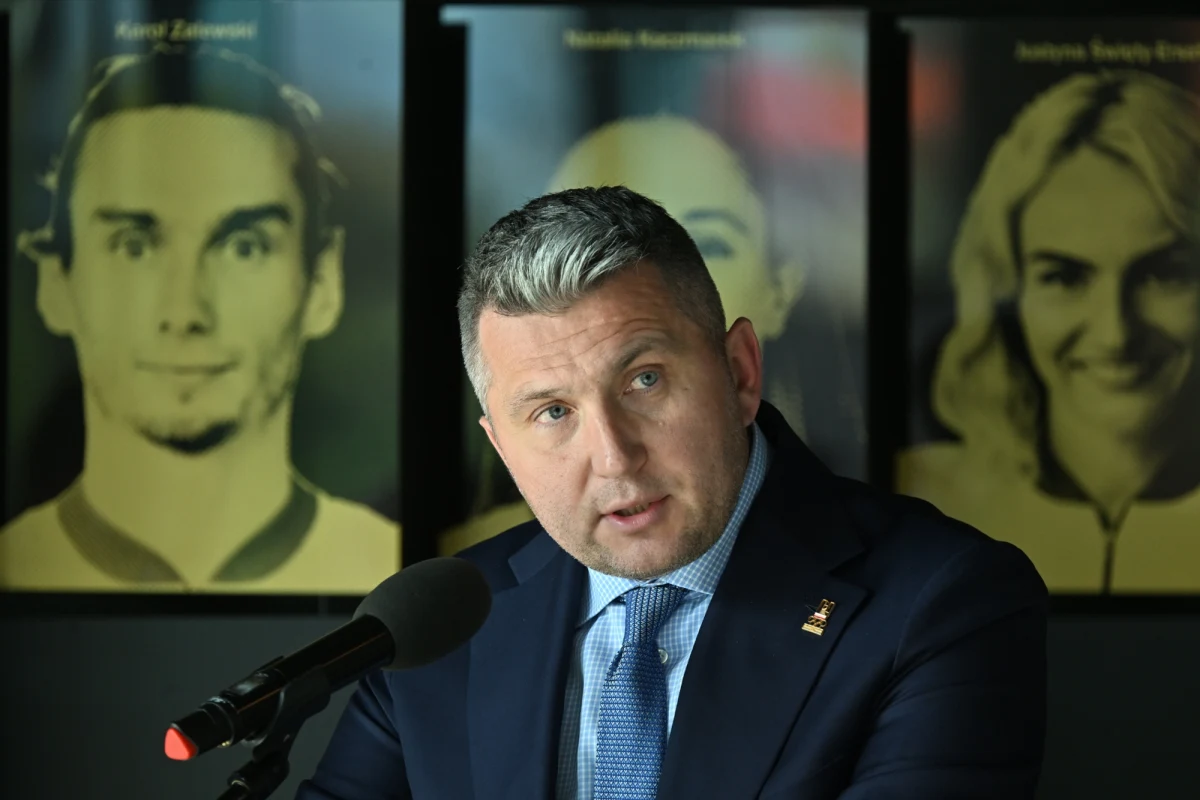 Nie ma podstaw do zerwania umowy sponsorskiej PKOl z Zondacrypto - orzekł Radosław Piesiewicz, prezes Polskiego Komitetu Olimpijskiego podczas briefingu prasowego w Warszawie. Od kilku dni sportowcy skarżą się, że nie mogą wymienić tokenów na złotówki.