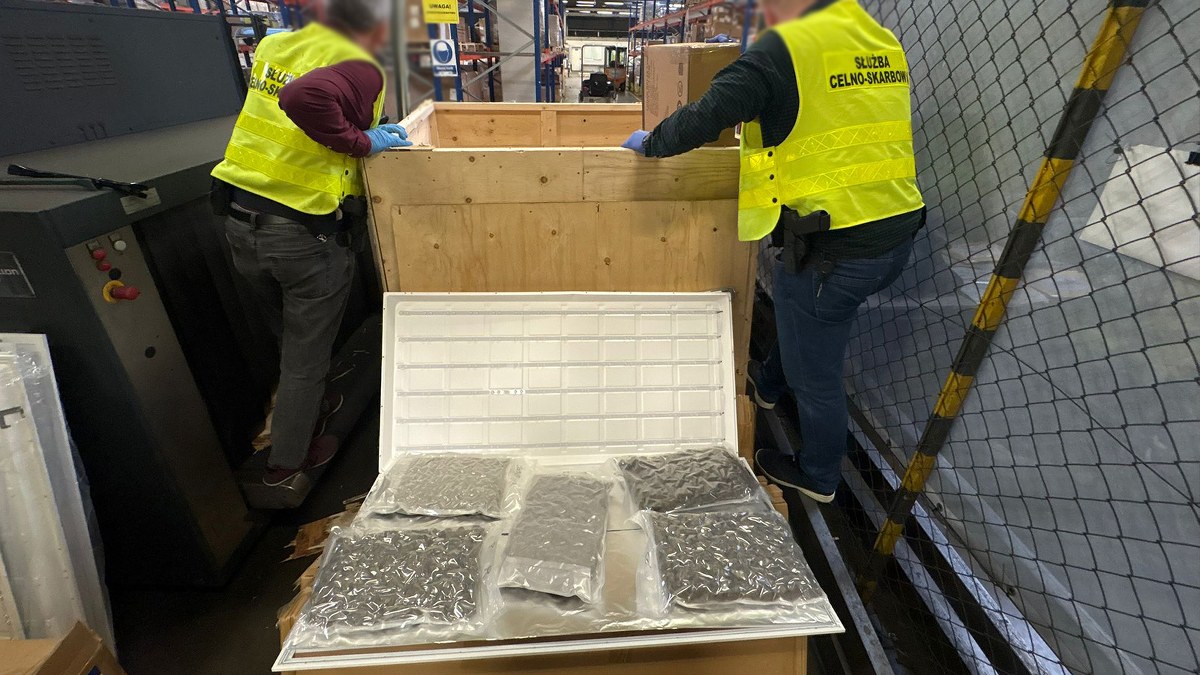Były ukryte w panelach ledowych. Służby udaremniły ogromny przemyt