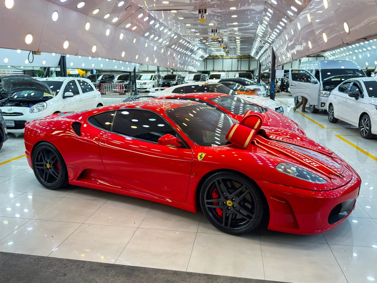 Małopolska Krajowa Administracja Skarbowa ujawniła nielegalny proceder wywozu luksusowych samochodów na rynek objęty unijnymi sankcjami. Spółka prowadzona przez obywateli Białorusi została ukarana rekordową karą 20 milionów złotych.