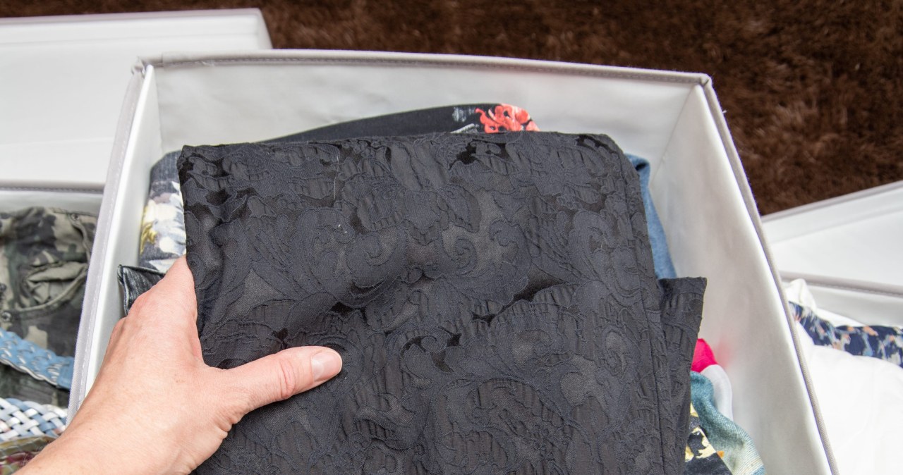 Z tekstyliami zawsze jeździsz do PSZOK? Niektóre możesz wyrzucić do kosza