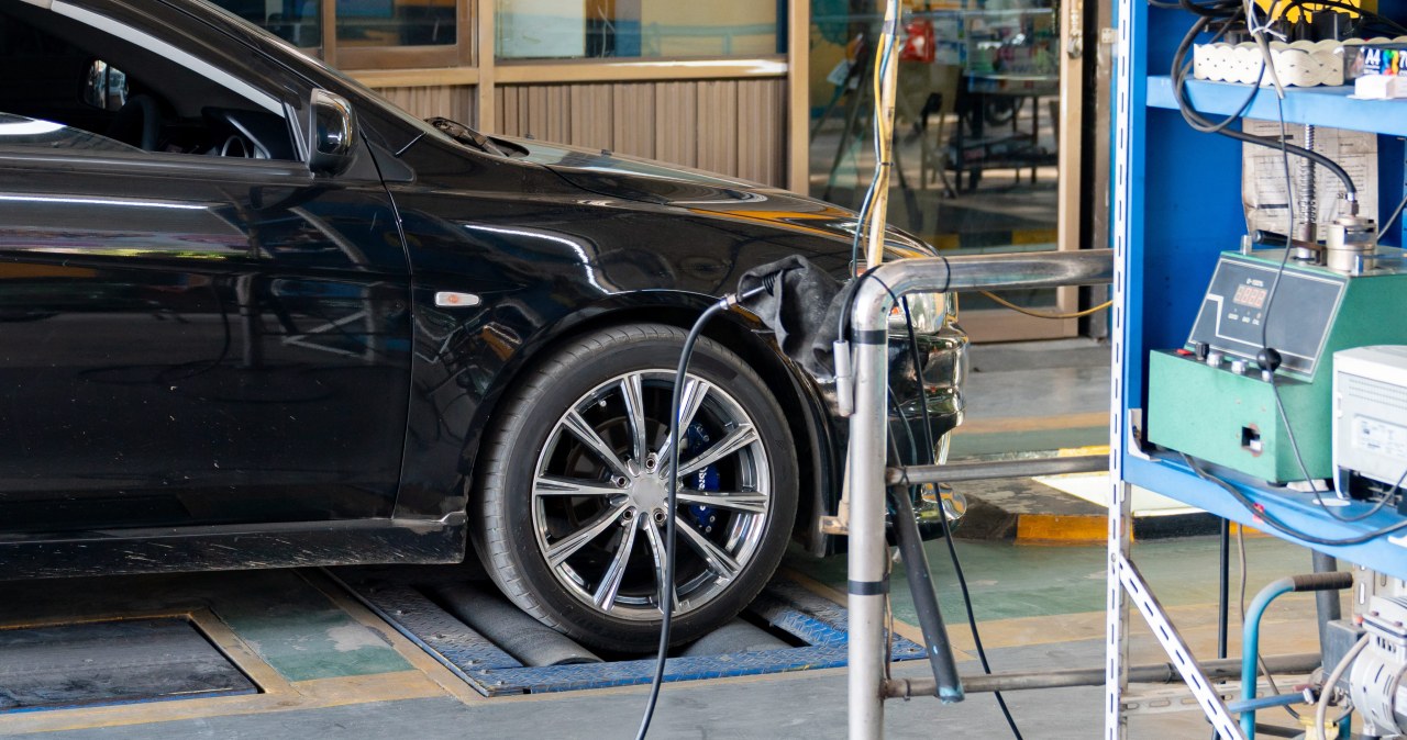 Zmiana przepisów dotyczących aut hybrydowych. Co oznacza dla kierowców?