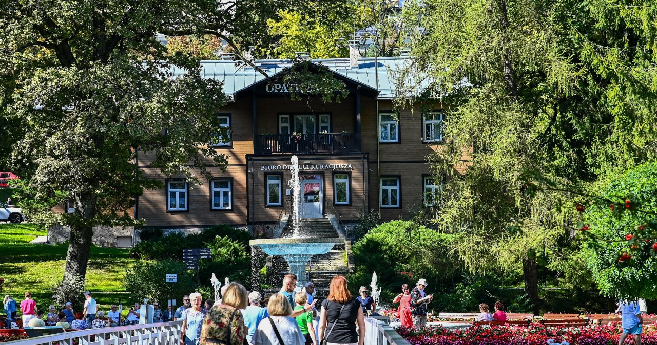 Resort zapowiedział czeki na noclegi. "Projekt nie ma wciąż rąk ani nóg"