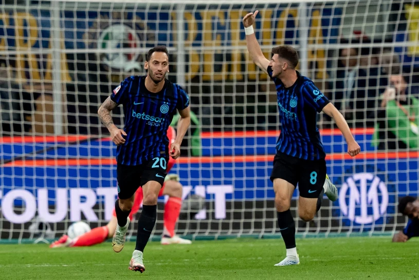 Inter był jedną nogą poza finałem. Sensacyjny powrót na oczach Zielińskiego