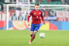 Piłka nożna: STS Puchar Polski - 1. połowa meczu finałowego: Górnik Zabrze - Raków Częstochowa