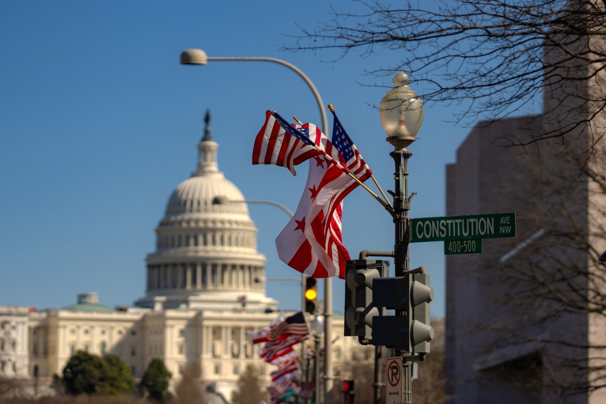 Kluczowa decyzja w przedwyborczej "wojnie" demokratów z republikanami