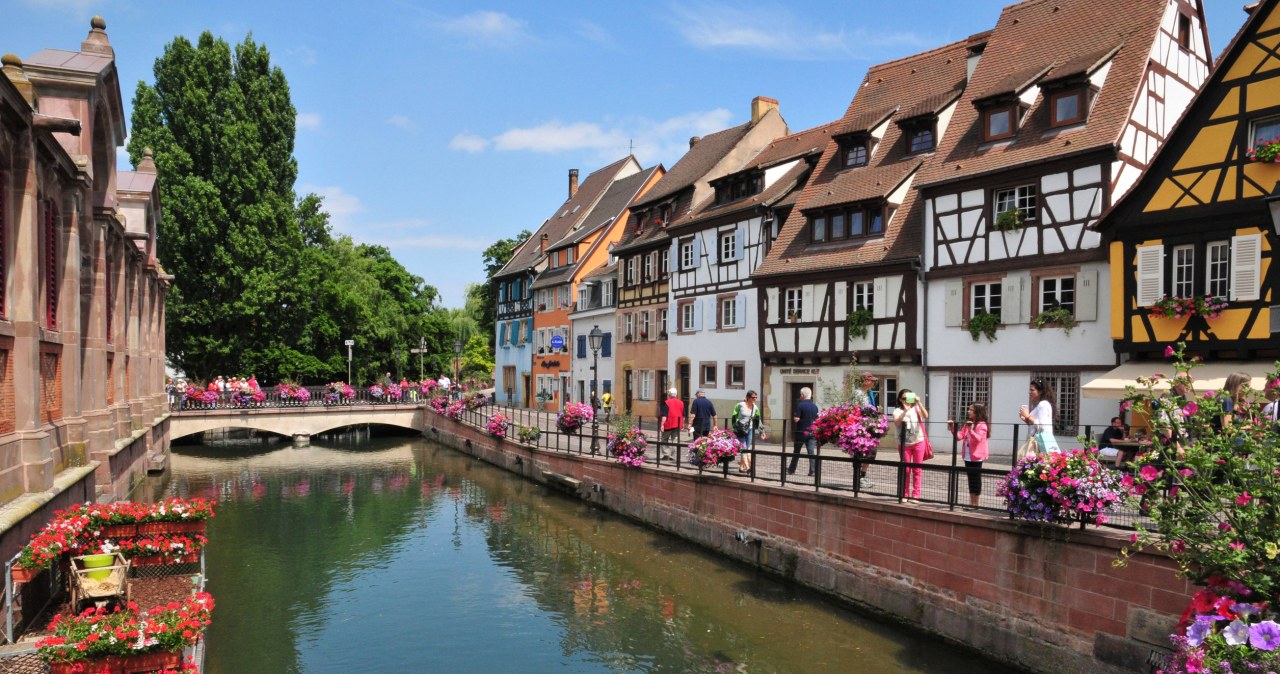 Jedno z najpiękniejszych miasteczek Europy. Znajduje się tu polski akcent