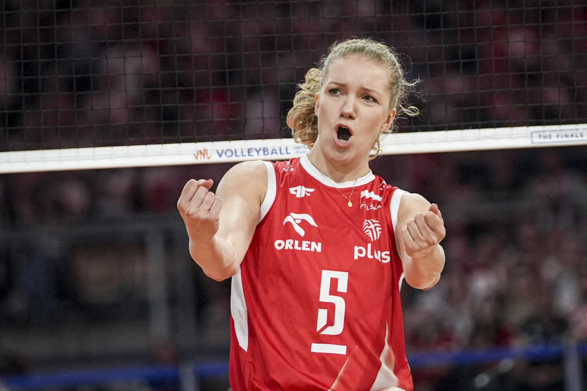 Czołowa polska siatkarka Agnieszka Korneluk poinformowała o mediach społecznościowych o zakończeniu sportowej kariery. "Oddałam siatkówce całe serce, dałam naszej reprezentacji tyle, ile mogłam w tych trudniejszych i tych dobrych momentach" - napisała kapitan Biało-Czerwonych. 