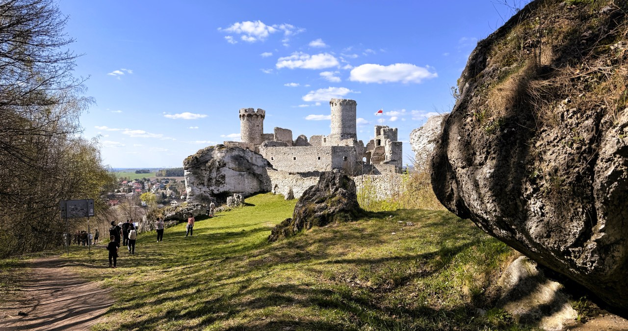 Ślady wojny i ukryty w lesie Okręt. Odkryj tereny przy Zamku Ogrodzieniec