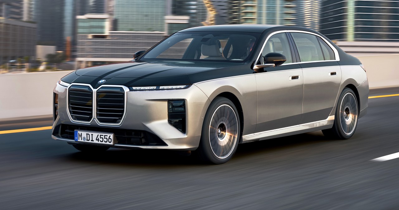BMW serii 7 z największą modernizacją w historii. Nowe wnętrze i V8 pod maską