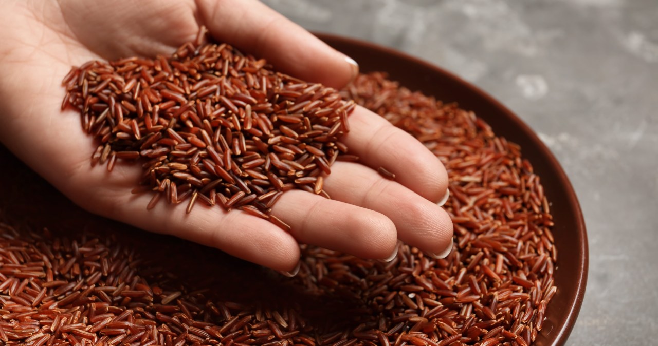 Nie łącz z lekami ani nie bierz na własną rękę. Kardiolog: Silnie działa na cholesterol